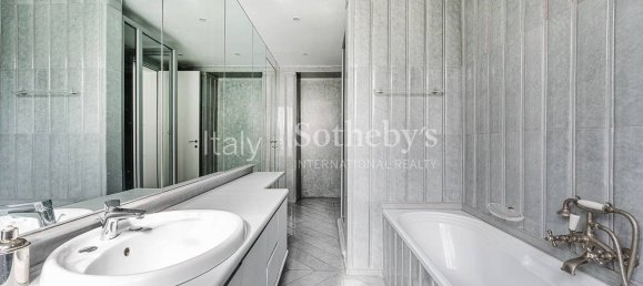 3 bedrooms Apartment in Rome, Italy No. 201369 28