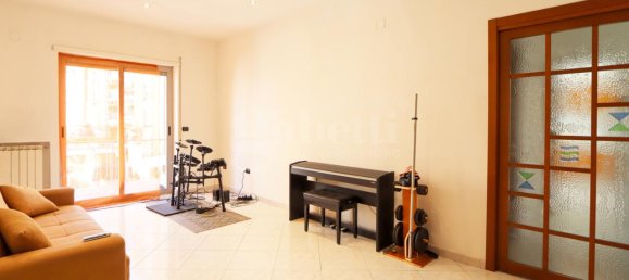 3-Zimmer Wohnung in Naples, Italy, Nr. 149423 11