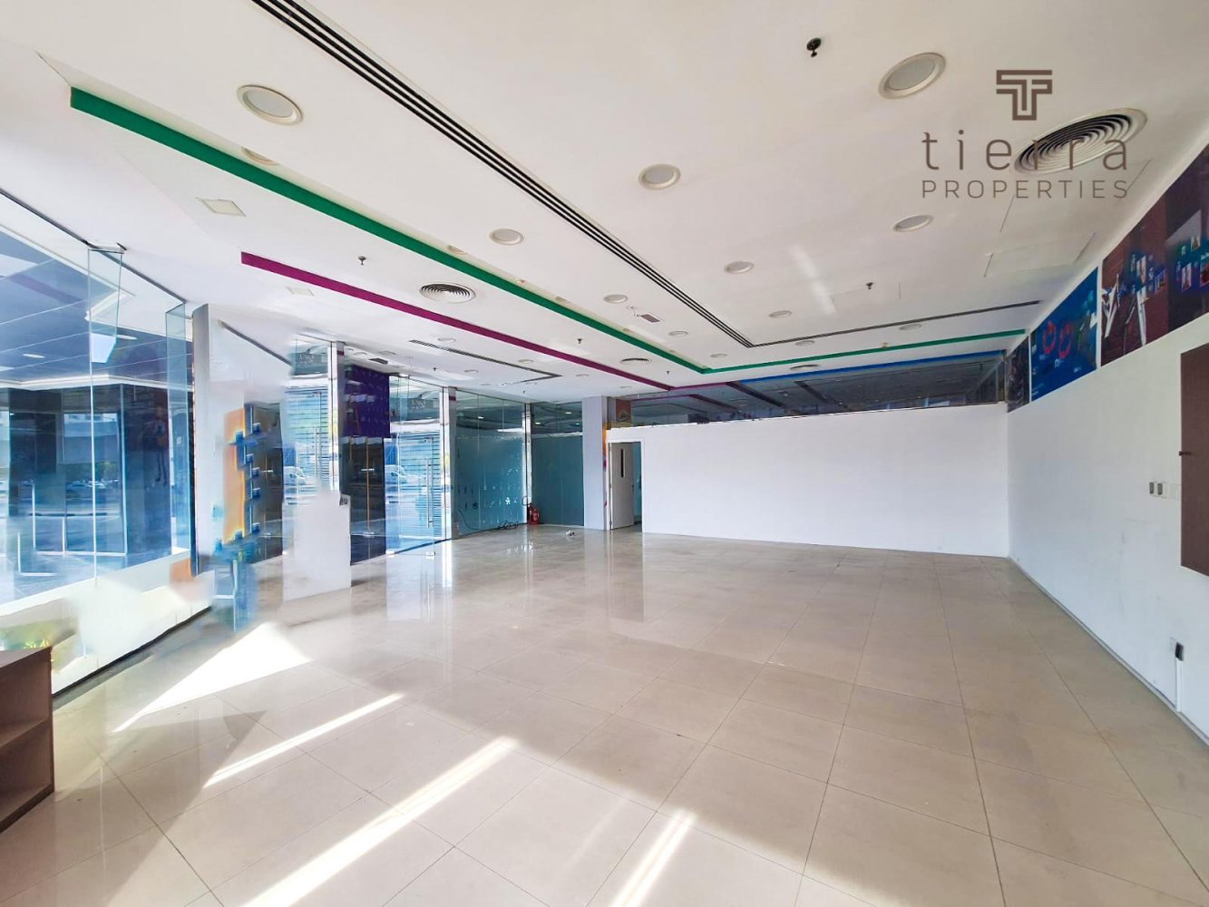 Tienda en Arjan, UAE 120.8 m² No. 54742