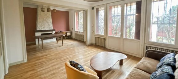 Casa de 8 habitaciónes en Sens, France No. 48402 2