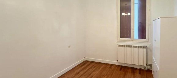 Casa de 8 habitaciónes en Sens, France No. 48402 5