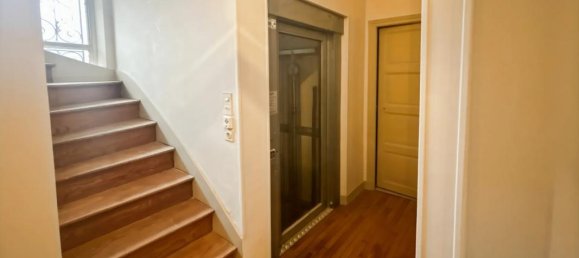 Casa de 8 habitaciónes en Sens, France No. 48402 14