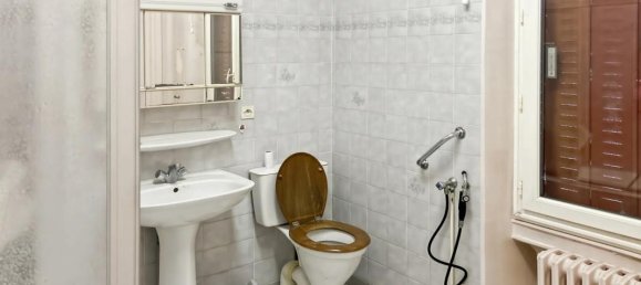 Casa de 8 habitaciónes en Sens, France No. 48402 17