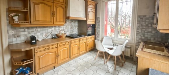 Casa de 8 habitaciónes en Sens, France No. 48402 16