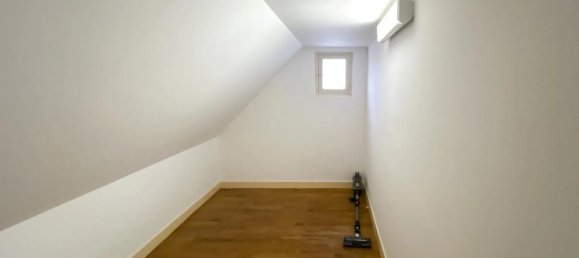 Casa de 8 habitaciónes en Sens, France No. 48402 9