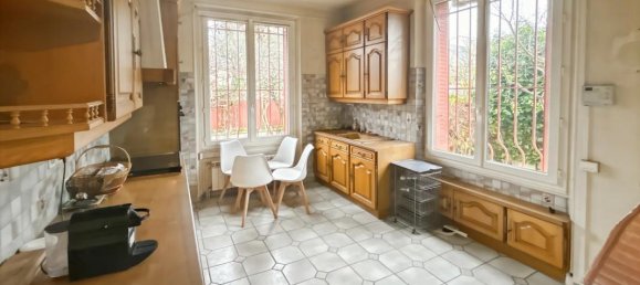 Casa de 8 habitaciónes en Sens, France No. 48402 15