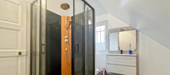 Casa de 8 habitaciónes en Sens, France No. 48402 12