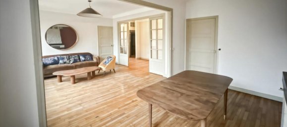 Casa de 8 habitaciónes en Sens, France No. 48402 23