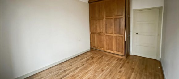 Casa de 8 habitaciónes en Sens, France No. 48402 20