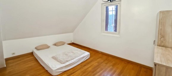 Casa de 8 habitaciónes en Sens, France No. 48402 8