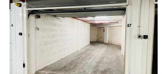 1 room Garage in Rome, Italy No. 275973 4