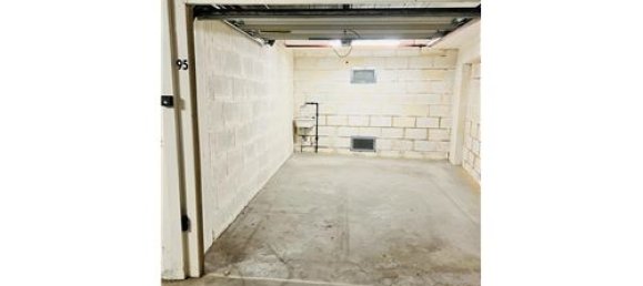 1 room Garage in Rome, Italy No. 275973 2