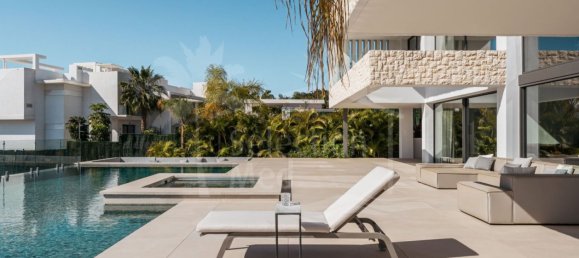 Villa de 5 dormitorios en Málaga, Spain No. 33647 4