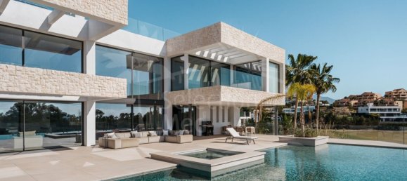 Villa de 5 dormitorios en Málaga, Spain No. 33647 6