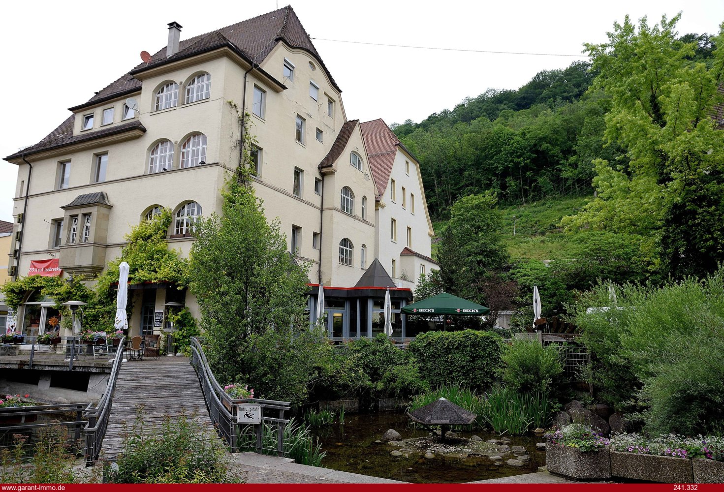 Здание с 8 спальнями в Goppingen, Германия № 3045