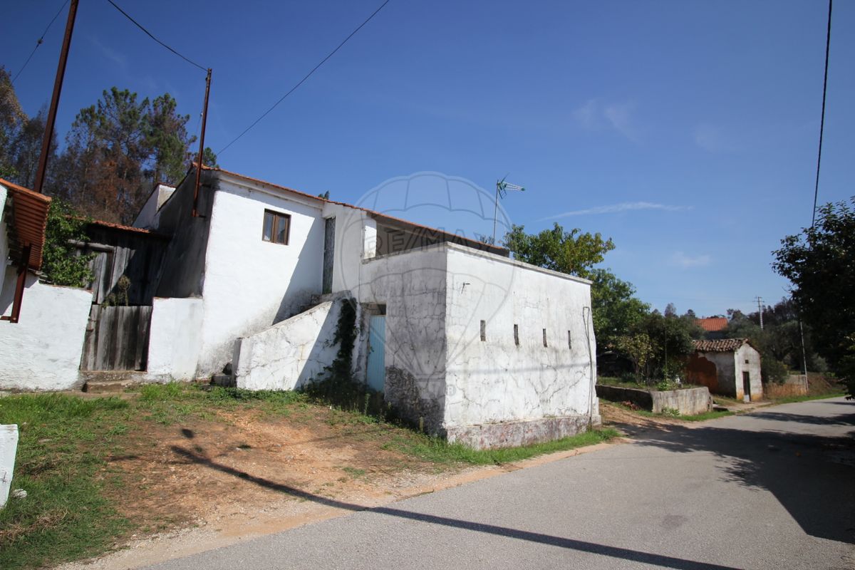 Casa de 2 dormitorios en Pousaflores, Portugal No. 23482