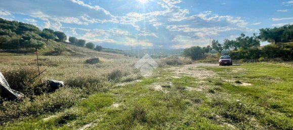 30000m² Land in Moscufo, Italy No. 288953 4