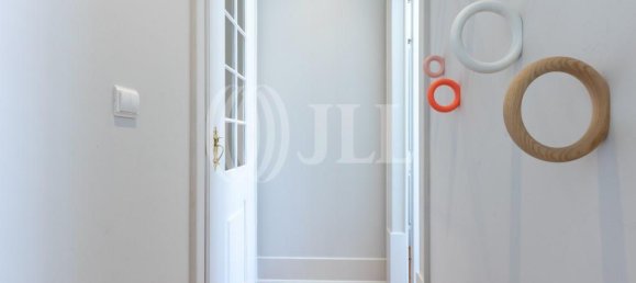 Apartamento de 4 dormitorios en Lisbon, Portugal No. 94015 2