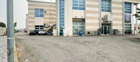 3 rooms Commercial property in Manerbio, Italy No. 119459 6