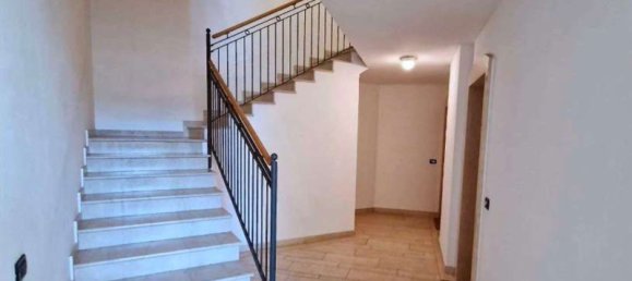 3 Schlafzimmer Wohnung in Pordenone, Italy, Nr. 377430 8