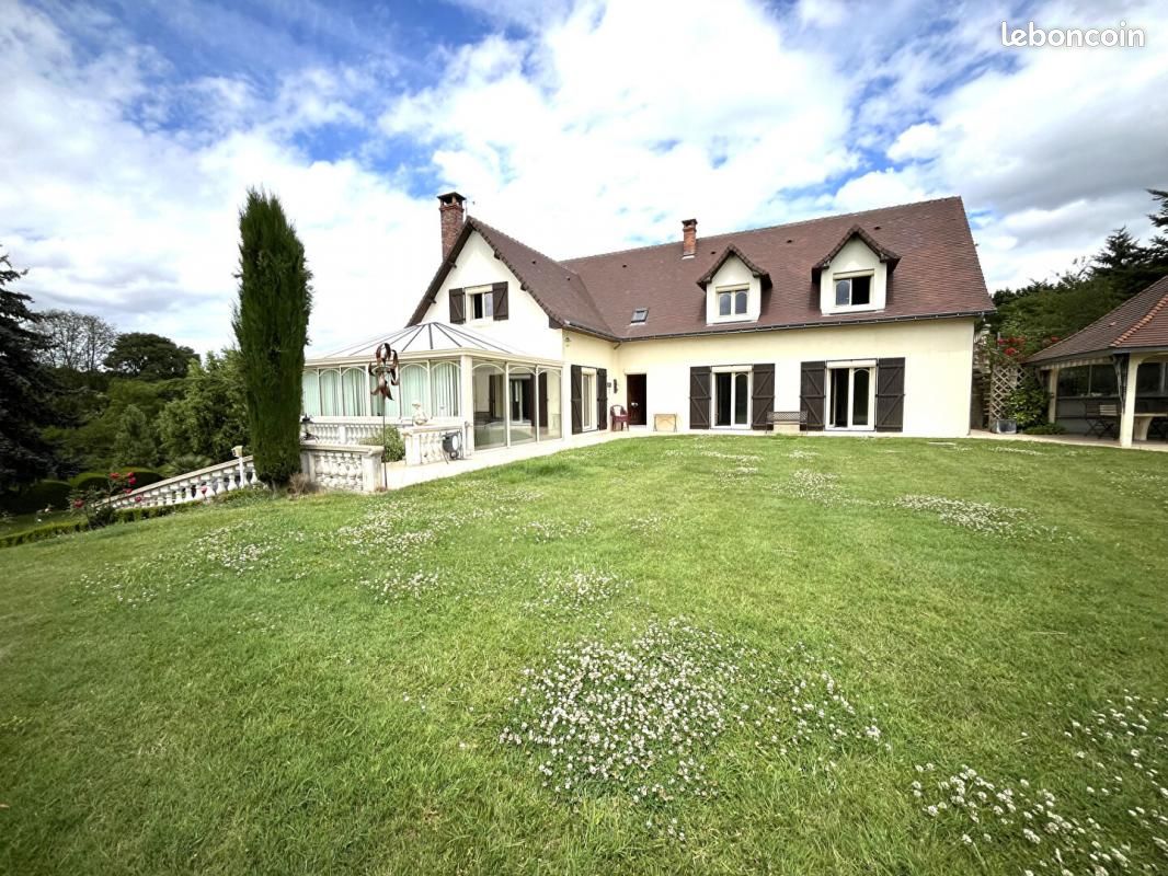 Casa de 8 dormitorios en Chambourg-sur-Indre, France No. 259519