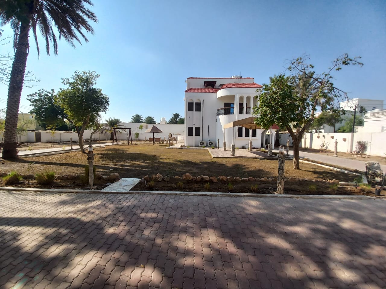 Вилла с 6 спальнями в Эс Сиб, Оман № 1067