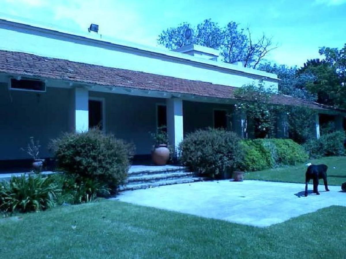 Дом с 5 спальнями в Сан Мигель, Аргентина № 87395