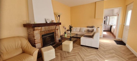 Villa de 3 dormitorios en Maintenon, France No. 88894 3