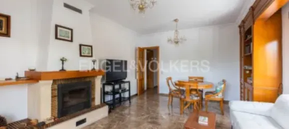 5 bedrooms House in Paterna, Spain No. 174196 2