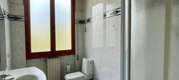 3 bedrooms Apartment in Florence, Italy No. 109027 5