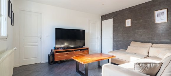 Casa de 3 dormitorios en Bezons, France No. 181407 6