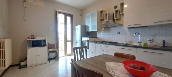 3 Schlafzimmer Wohnung in Prato, Italy, Nr. 338813 7