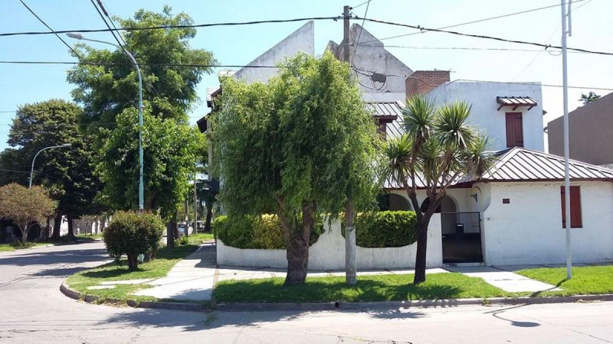 Casa de 3 dormitorios en Mar del Plata, Argentina No. 65571