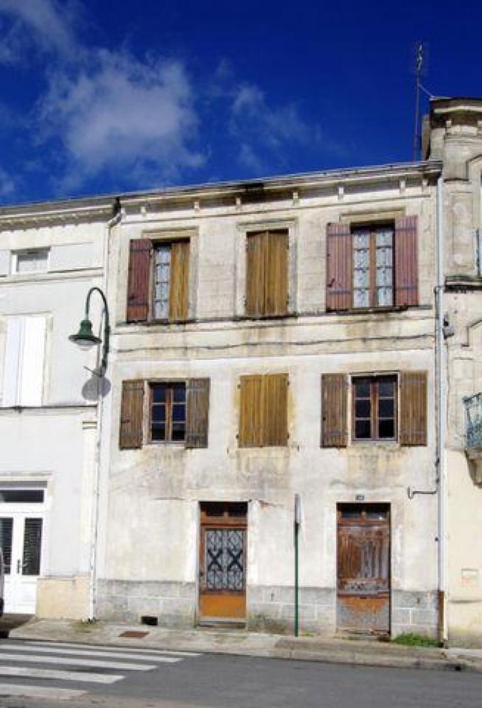 2 bedrooms House in Marmande, France No. 5062