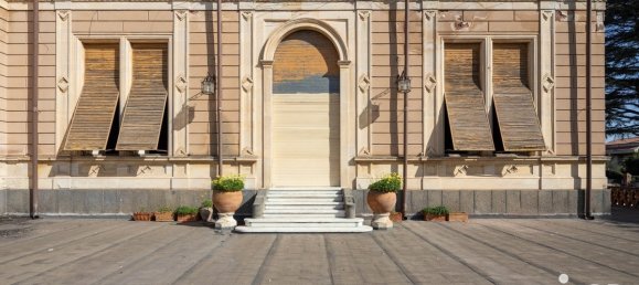 10 غرف نوم فيلا في Sant'Agata li Battiati, Italy رقم 39063 25