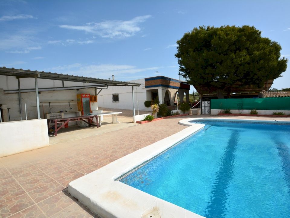 4 غرف نوم فيلا في Guardamar del Segura, Spain رقم 246460