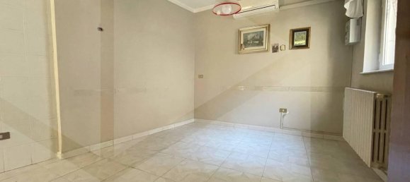 3-salle Appartement à Andria, Italy No. 15151 5