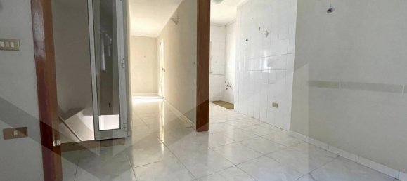 3-salle Appartement à Andria, Italy No. 15151 4