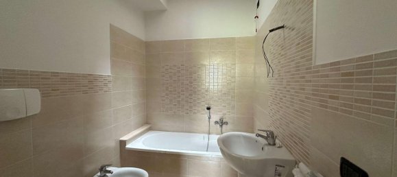 7 rooms House in Nocera Umbra, Italy No. 175710 5