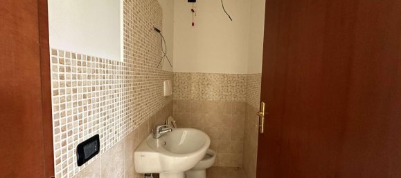7 rooms House in Nocera Umbra, Italy No. 175710 8