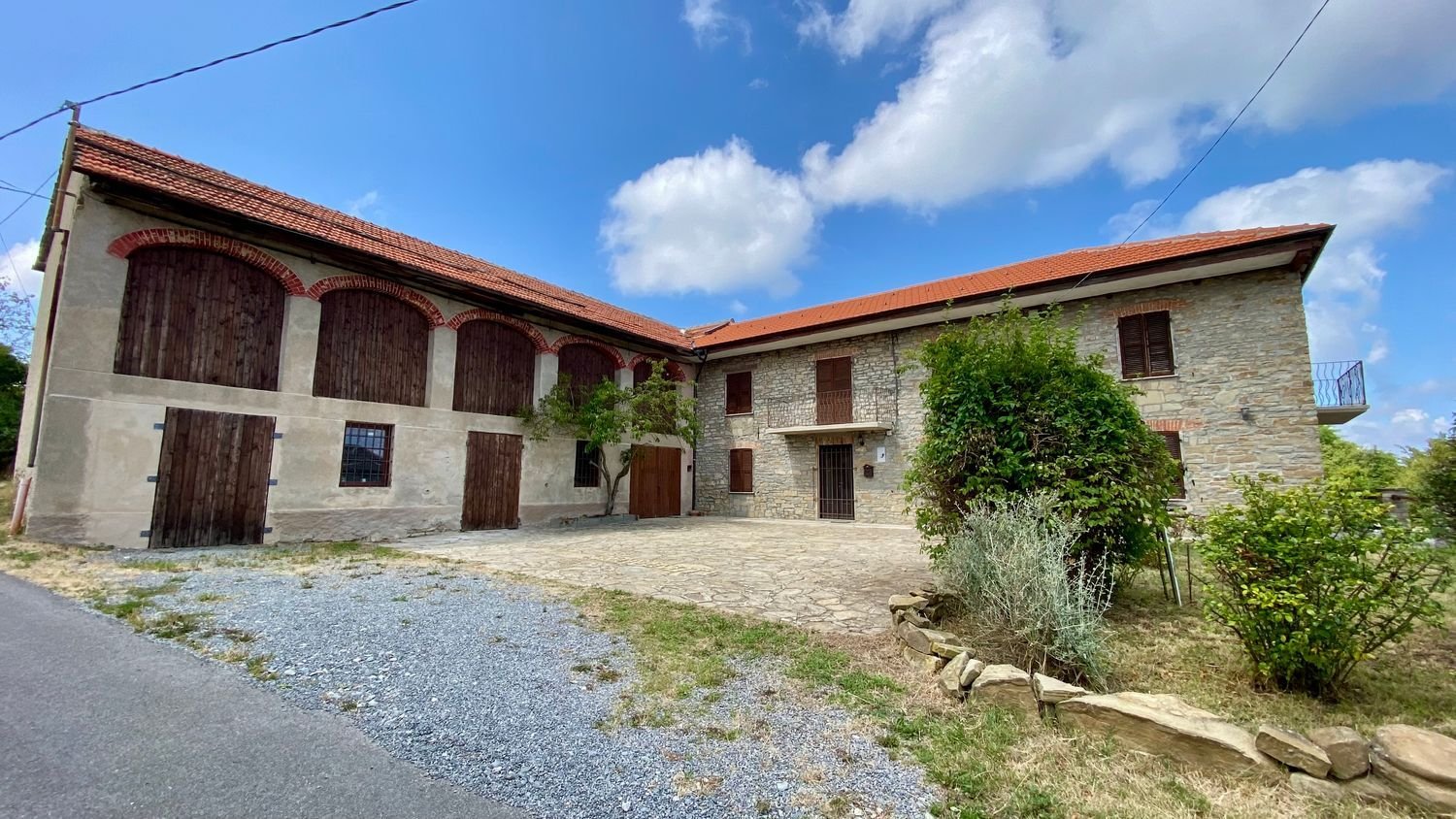 9-Zimmer Haus in Mombarcaro, Italy, Nr. 275916