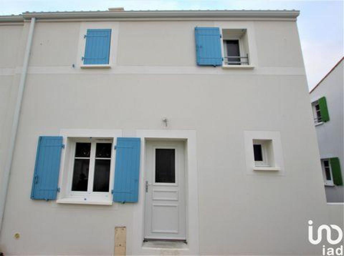 2 bedrooms House in Breuillet, France No. 28068