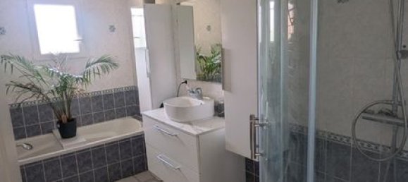 5 bedrooms House in Eure, France No. 357165 3