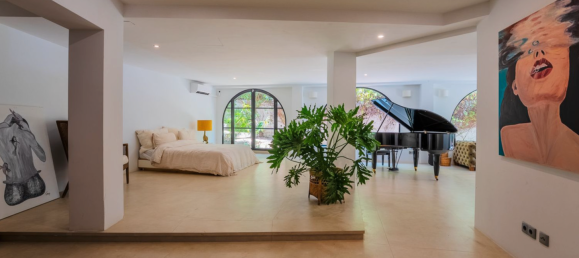 4 bedrooms House in Estepona, Spain No. 34849 12