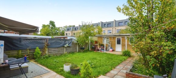 5 bedrooms House in Harrow, United Kingdom No. 6309 16