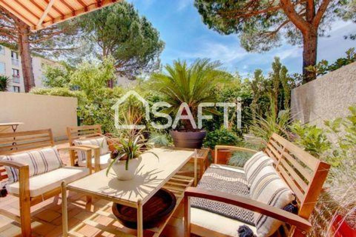 Apartamento de 2 dormitorios en Frejus, France No. 5252