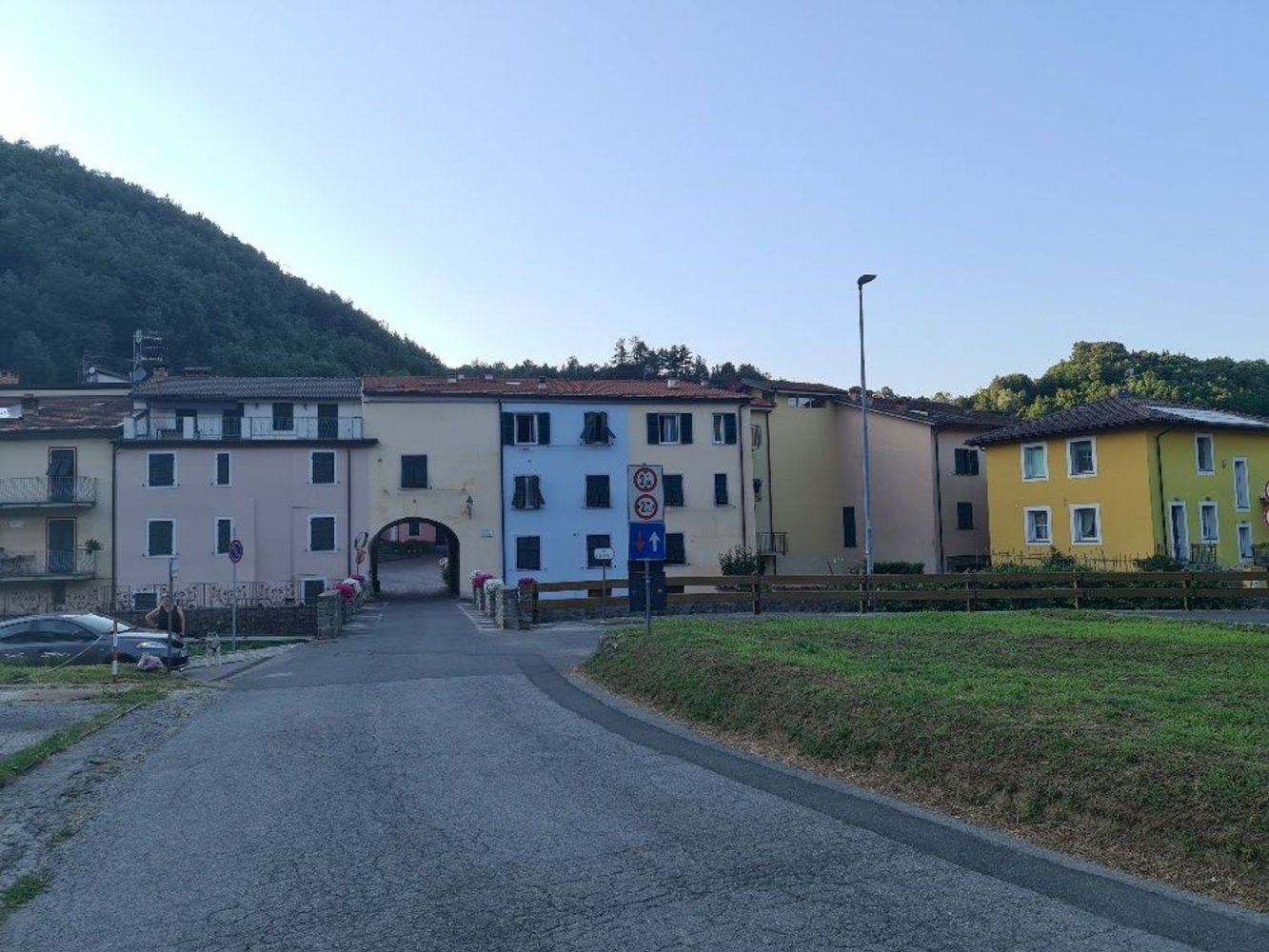 Дом с 4 комнатами в Пиньоне, Италия № 86882