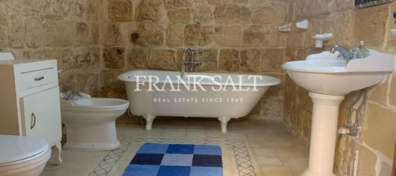 3 bedrooms House in Zabbar, Malta No. 8493 15