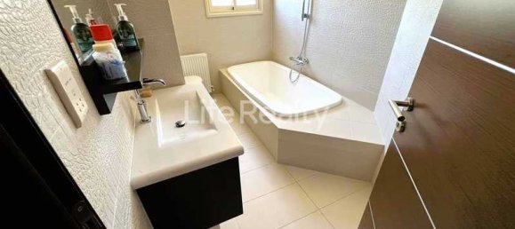 Дом с 3 спальнями в Гермасойя, Кипр № 15154 3