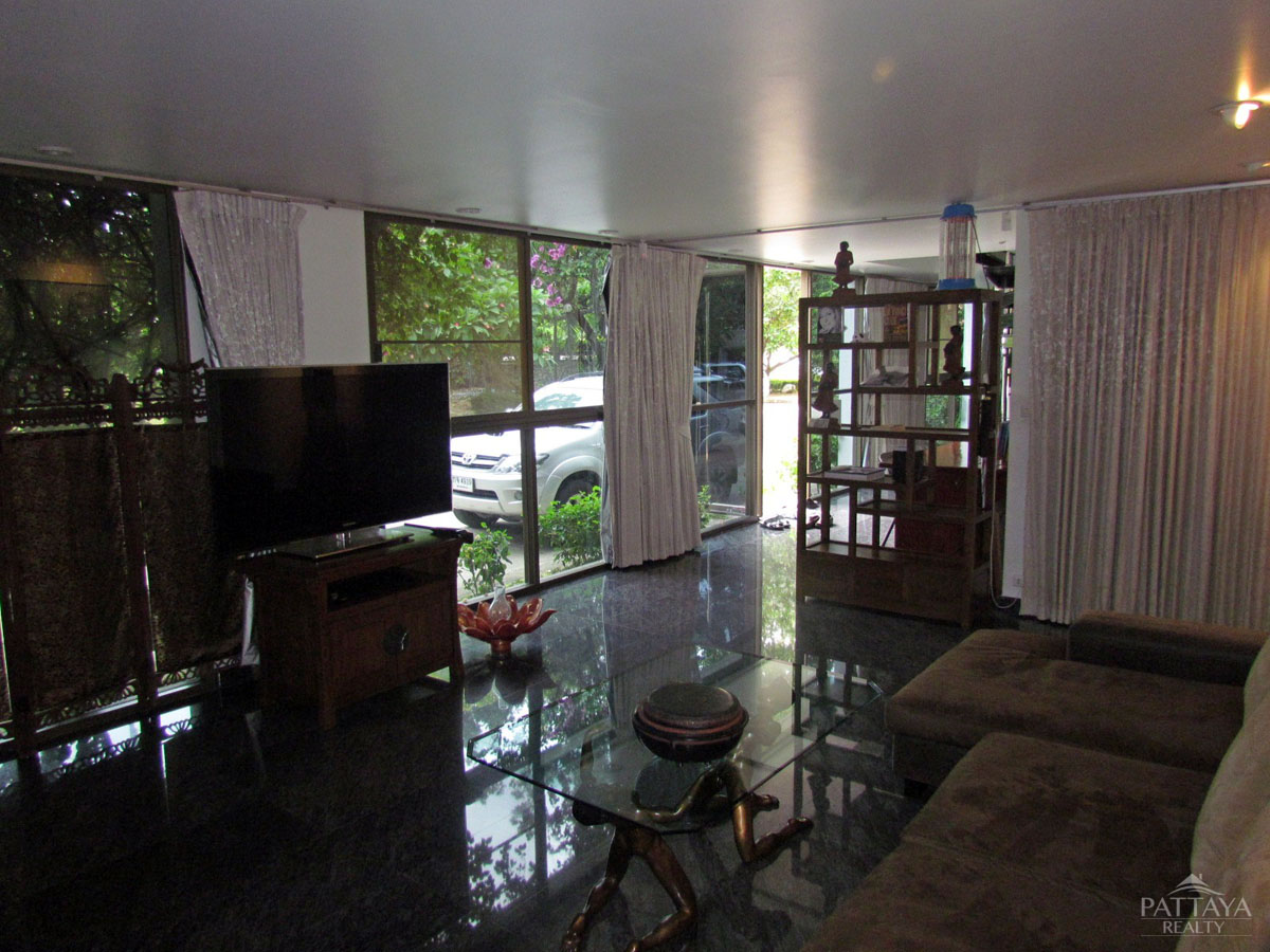Café/restaurante de 4 dormitorios en Pattaya, Thailand No. 1475